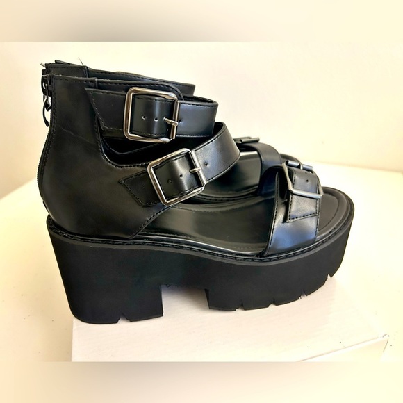 Buckle Flat-forms Wedge Sandals, Black Size 40(8) - Picture 5 of 8